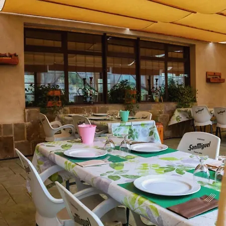 Bodegas De Claveria Casa rural *