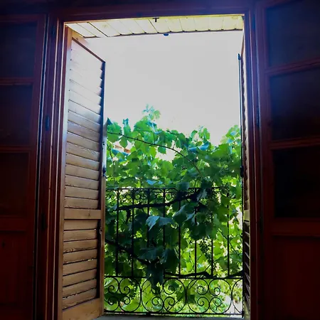 Landhuis Bodegas De Claveria El Humo de Muro