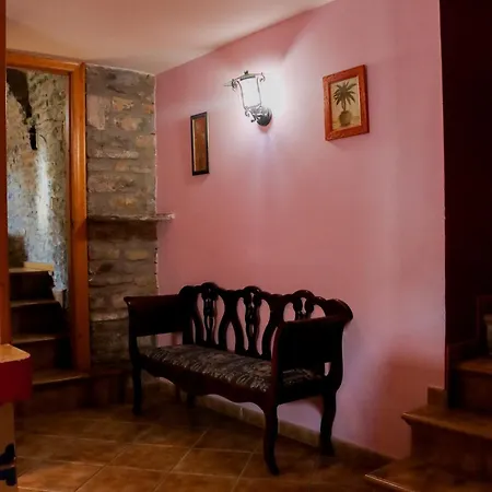 Bodegas De Claveria Landhuis El Humo de Muro