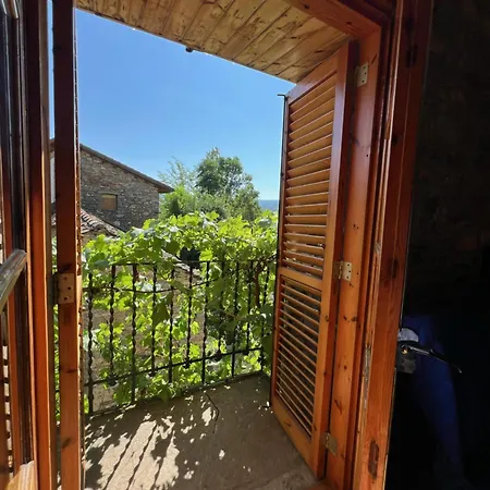 Bodegas De Claveria El Humo de Muro