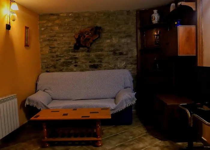 Bodegas De Claveria Casa rural El Humo de Muro