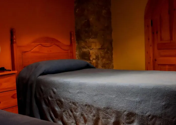 Bodegas De Claveria Casa rural *