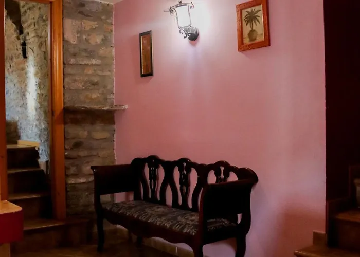 Bodegas De Claveria Casa rural El Humo de Muro