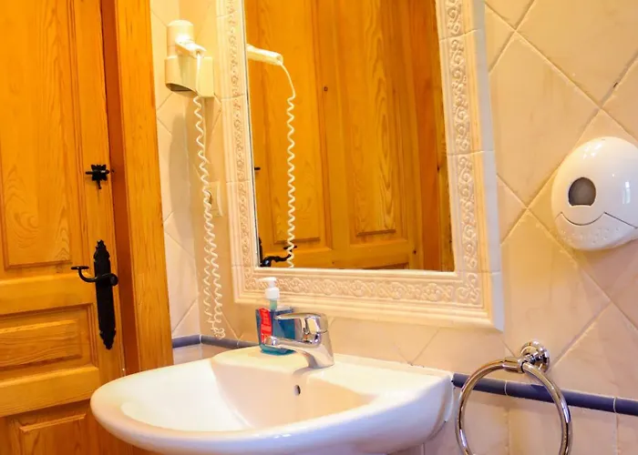 Bodegas De Claveria Casa rural El Humo de Muro