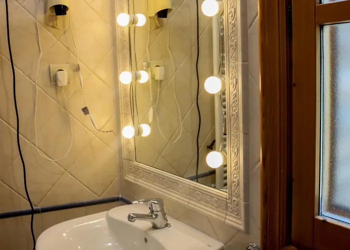 Bodegas De Claveria * El Humo de Muro