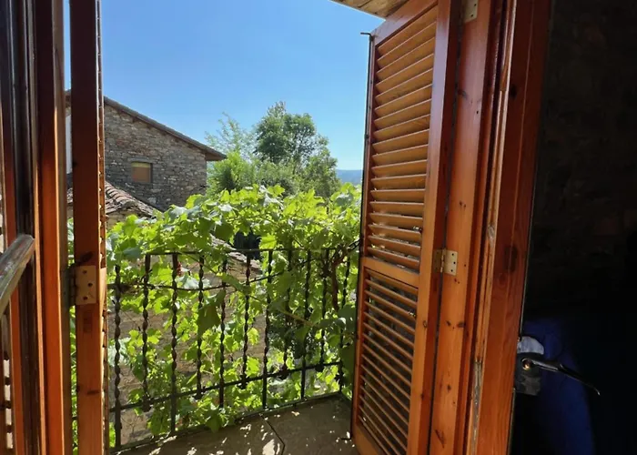 Bodegas De Claveria El Humo de Muro